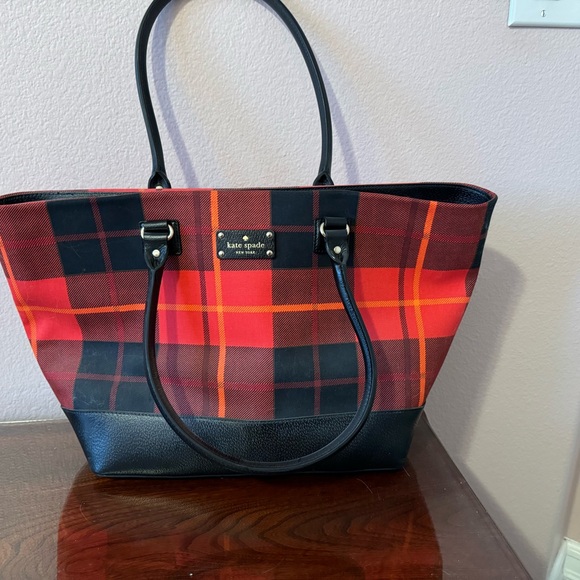 kate spade Handbags - NWOT Kate Spade Large Tote